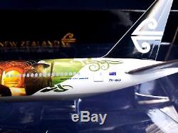 1200 PacMin Air New Zealand Boeing 777-300/ER ZK-OKP The Hobbit Display Model