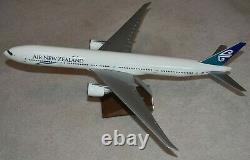 1/100 Scale PacMin Air New Zealand Boeing 777-300ER Desktop Model Plane RARE