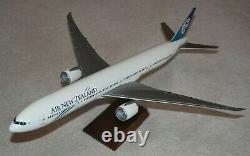 1/100 Scale PacMin Air New Zealand Boeing 777-300ER Desktop Model Plane RARE