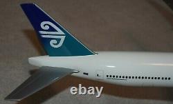 1/100 Scale PacMin Air New Zealand Boeing 777-300ER Desktop Model Plane RARE