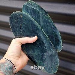 1kg Raw New Zealand Greenstone / Pounamu Carving Slices (R14B121)