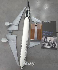 28 Air New Zealand 1100 White Livery Boeing 777-300er Ge Pacmin Desktop Model