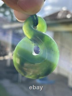 42mm SINGLE TWIST DARK/TRANSLUCENT New Zealand NEPHRITE Jade Pounamu Greenstone