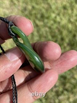 42mm SINGLE TWIST DARK/TRANSLUCENT New Zealand NEPHRITE Jade Pounamu Greenstone