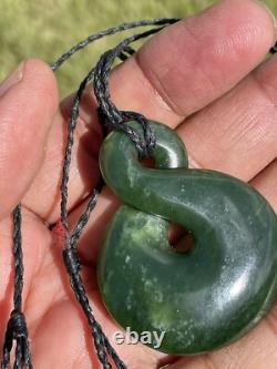 47mm SINGLE TWIST DARK/TRANSLUCENT New Zealand NEPHRITE Jade Pounamu Greenstone