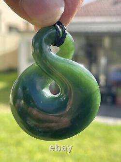 47mm SINGLE TWIST DARK/TRANSLUCENT New Zealand NEPHRITE Jade Pounamu Greenstone