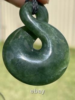 47mm SINGLE TWIST DARK/TRANSLUCENT New Zealand NEPHRITE Jade Pounamu Greenstone