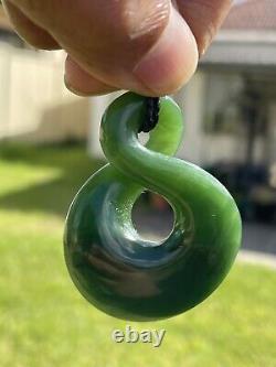 49mm SINGLE TWIST DARK/TRANSLUCENT New Zealand NEPHRITE Jade Pounamu Greenstone