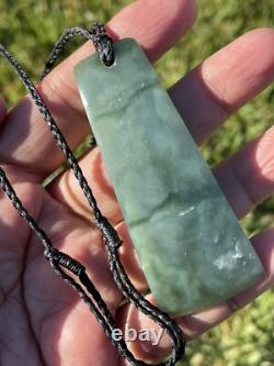 75mm CHATOYANT Maori Greenstone Pounamu RARE BLU INANGA JADE CURVED KURU/PENDANT