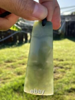 75mm CHATOYANT Maori Greenstone Pounamu RARE BLU INANGA JADE CURVED KURU/PENDANT
