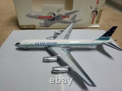 AEROCLASSICS200 Air New Zealand DC8-52 1200 AC219804 1960s Hybrid Cols ZK-NZC