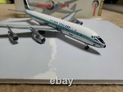 AEROCLASSICS200 Air New Zealand DC8-52 1200 AC219804 1960s Hybrid Cols ZK-NZC