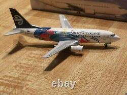 Aeroclassics Air New Zealand B 737-33R 1400 ACZKNGA Millenium colour ZK-NGA