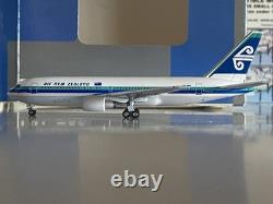 Aeroclassics Air New Zealand Boeing 767-200 1400 ZK-NBB AC419519