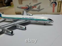 Aeroclassics Air New Zealand DC-8-52 1200 AC219724 1970s Colors ZK-NZF