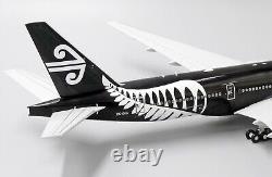 Air New Zealand B777-200ER All Blacks, White Nose ZK-OKH 1200 Diecast XX2280