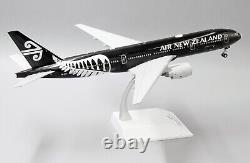 Air New Zealand B777-200ER All Blacks, White Nose ZK-OKH 1200 Diecast XX2280