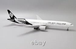 Air New Zealand B777-300ER Reg ZK-OKM JC Wings 1200 Diecast XX2304 (E)