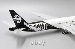 Air New Zealand B777-300ER Reg ZK-OKM JC Wings 1200 Diecast XX2304 (E)