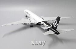 Air New Zealand B777-300ER Reg ZK-OKM JC Wings 1200 Diecast XX2304 (E)