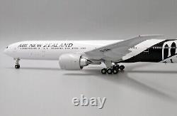 Air New Zealand B777-300ER Reg ZK-OKM JC Wings 1200 Diecast XX2304 (E)