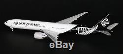 Air New Zealand Boeing 777-300ER RegZK-OKR JC Wings 1200 Diecast Models XX2806