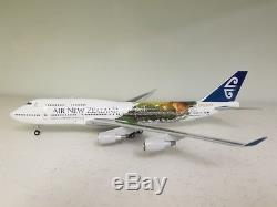 Boeing 747-400 Air New Zealand ZK-NBV'Lord of the Rings' (with stand) in 1/200