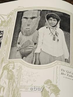 C1920 New Zealand Pictorial with Large Map 32 Pages Souvenir Tiki