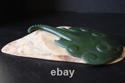 Dark Green Fine New Zealand Nephrite Skate Sculpture & Contrasting Jade Base