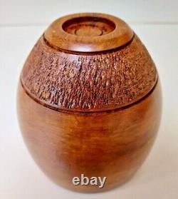 Gorgeous Rare Handmade / Carved / Hand Turned New Zealand Rimu Wood Bowl Signed