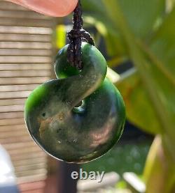 Hand Carved J Kerwin Maori Raukaraka Greenstone Nephrite Jade Eternity Twist