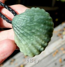 Hand Carved Niki Nepia Hyper Real Nz Pounamu Greenstone Flower Jade Cockle Shell