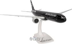 Herpa 612777 Air New Zealand Boeing 777-300ER ZK-OKQ Desk Model 1/200 Airplane