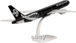 Herpa 612777 Air New Zealand Boeing 777-300ER ZK-OKQ Desk Model 1/200 Airplane