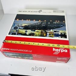 Herpa Boeing 777-300ER 1/200 Air New Zealand All Blacks ZK-OKQ LIMITED EDITION