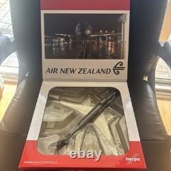 Herpa Boeing 787-9 Dreamliner Air New Zealand 1/200 Aircraft Model 556682 Black