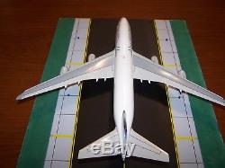 Herpa Premium Boeing 747-400 (Air New Zealand) 1/200 scale -MINT