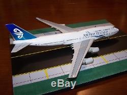 Herpa Premium Boeing 747-400 (Air New Zealand) 1/200 scale -MINT