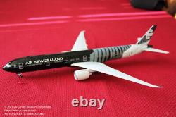Herpa Wings Air New Zealand Boeing 777-300ER All Black Plastic Model in 1200