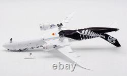 INFLIGHT 1200 Air New Zealand Boeing B787-9 Diecast Aircraft Jet Model ZK-NZN