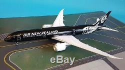 InFlight200 Boeing 787-900 Air New Zealand ZK-NZE (with stand) Ref IF789NZ0119