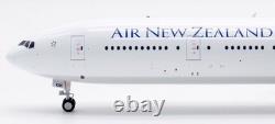 Inflight IF773NZ1223 Air New Zealand Boeing 777-300ER ZK-OKM Diecast 1/200 Model