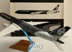 JC Wings 1200 AIR NEW ZEALAND BOEING 777-300ER Reg ZK-OKQ VERY RARE