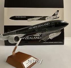 JC Wings 1200 AIR NEW ZEALAND BOEING 777-300ER Reg ZK-OKQ VERY RARE