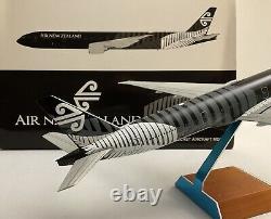 JC Wings 1200 AIR NEW ZEALAND BOEING 777-300ER Reg ZK-OKQ VERY RARE
