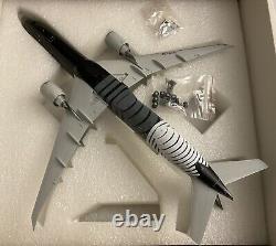 JC Wings 1200 AIR NEW ZEALAND BOEING 777-300ER Reg ZK-OKQ VERY RARE