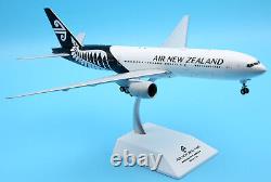 JC Wings 1200 AIR NEW ZEALAND Boeing B777-300 Diecast Aircraft Model ZK-OKG