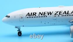 JC Wings 1200 AIR NEW ZEALAND Boeing B777-300 Diecast Aircraft Model ZK-OKG