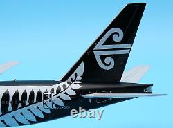 JC Wings 1200 AIR NEW ZEALAND Boeing B777-300 Diecast Aircraft Model ZK-OKG