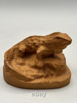 Kauri Wooden Carving Tuatara New Zealand Lizard Hand Carved 1993